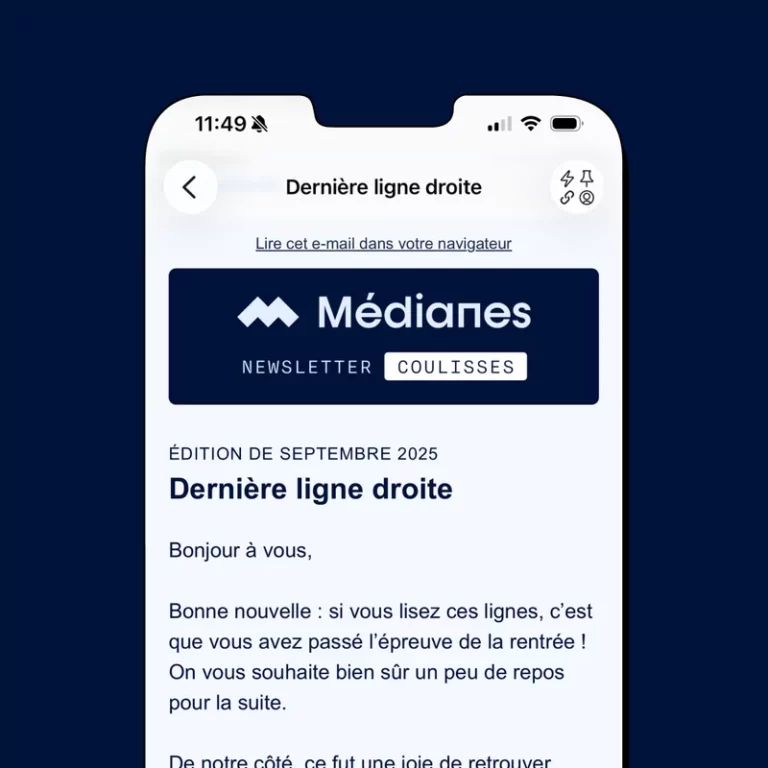 The Coulisses de Médianes newsletter displayed on a smartphone.